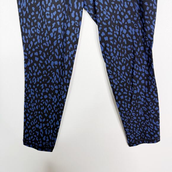 Athleta Small S Blue Black Salutation Stash Pocket II Printed 7/8 Tight Leopard - Picture 4 of 12